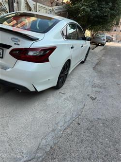 نيسان ألتيما